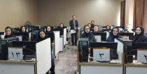 جلسه هم‌اندیشی  سرپرست جدید کتابخانه مرکزی با کتابداران